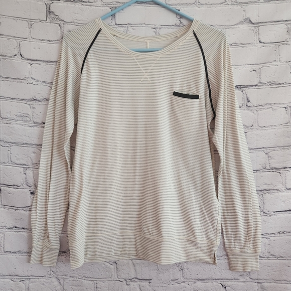 Lululemon Weightless Crew - Picture 8 of 14